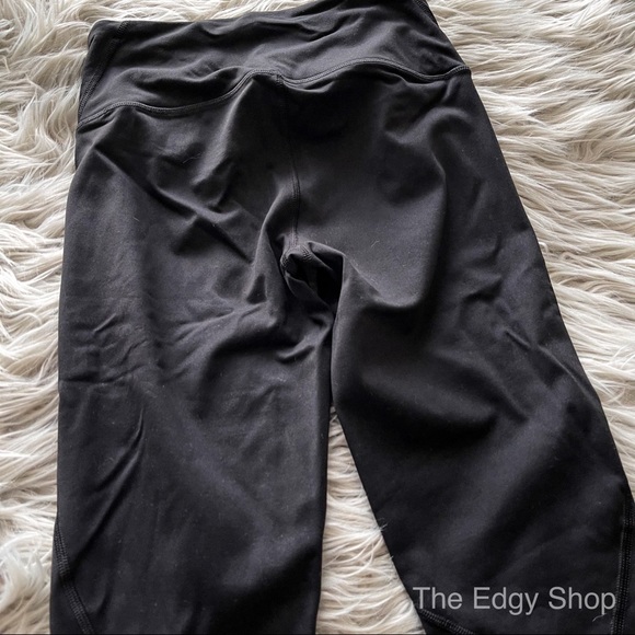 Victoria Sport | Knockout Tight Keyhole XS SHORT - Picture 4 of 7